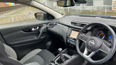 Nissan Qashqai 1.3 DiG-T N-Connecta 5dr [Glass Roof Pack] Petrol Hatchback